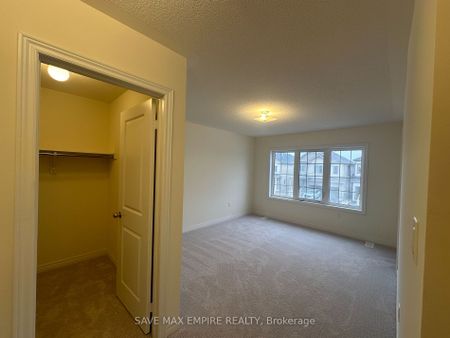 Detached Home For Lease | X8057988 - Photo 5