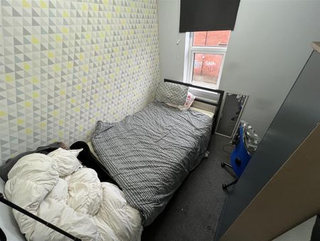 5 bedroom terraced house to rent - Photo 5