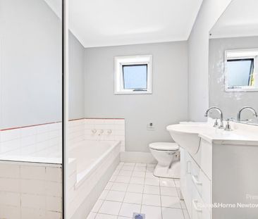 Generous family sized 3 bed townhome in Newington Mews - Photo 6