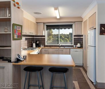 2 Warralong Avenue, Greensborough, Vic 3088 - Photo 5