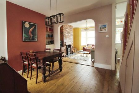 2 bedroom terraced house to rent - Photo 5