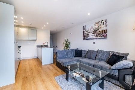 3 bedroom flat to rent - Photo 5