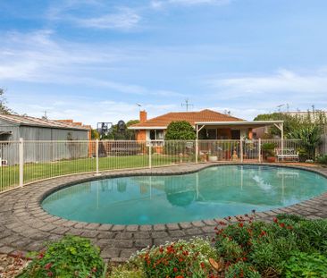 37 Winmalee Drive, - Photo 4