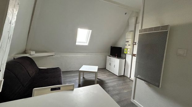 Location Appartement 1 pièce 12m² - Photo 1