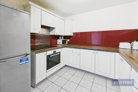 2 bedroom flat to rent - Photo 4