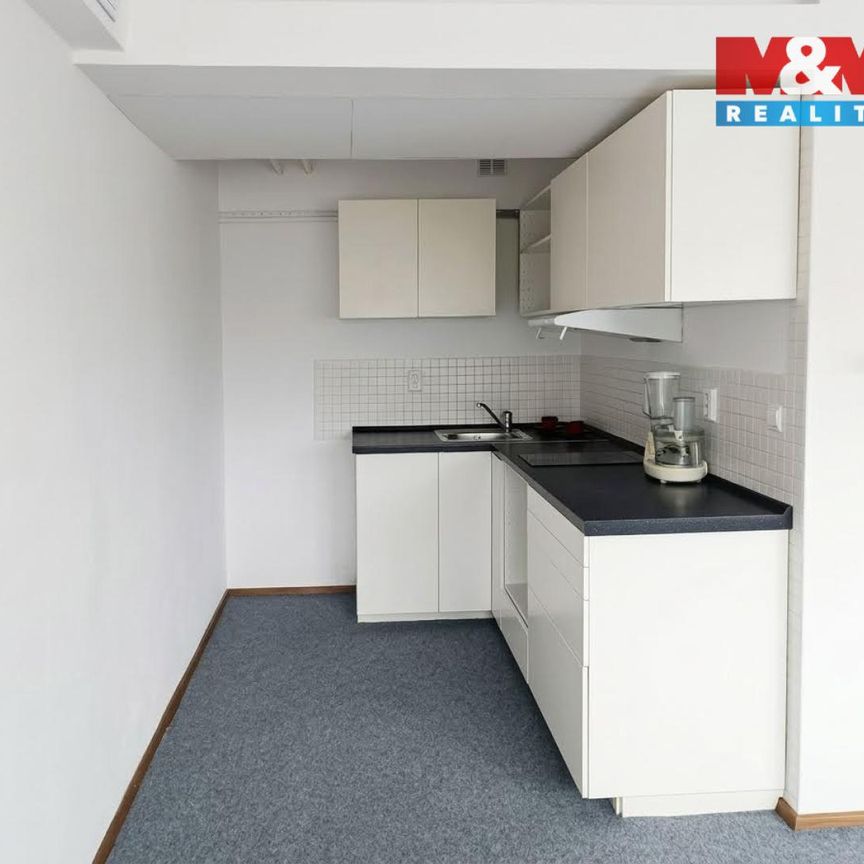 Pronájem bytu 1+kk, garsoniery 30 m², Hradec Králové - Photo 1