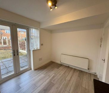 3 bedroom terraced house to rent - Photo 4