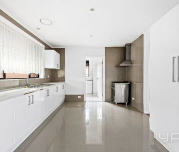 The Perfect Family Home! - Photo 5