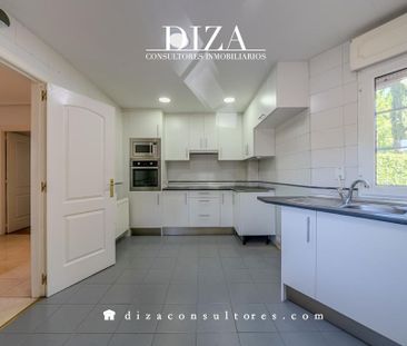 4 bedroom luxury Villa for rent in Madrid, Autonomous Region of Madrid - Photo 3