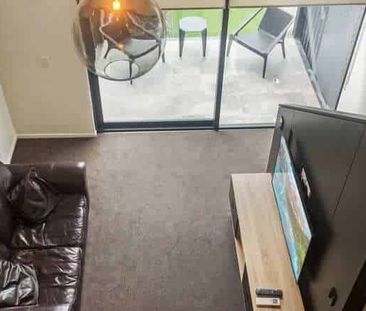 Modern Funky Apartment - Photo 2