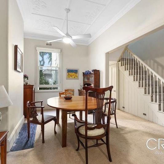 Character Filled Terrace With Enclosed Garden – Partially Furnished - Photo 1