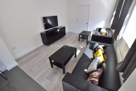 1 bedroom in a house share to rent - Photo 5
