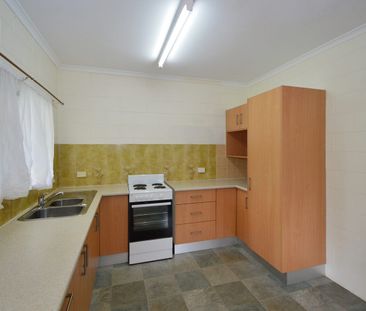 Cute & Comfy in Caravonica - Photo 5