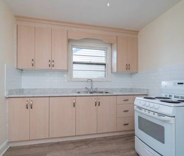 #4-44 Pharmacy Ave: Bright, well laid out 1 bedroom & 1 bathroom unit - Photo 4