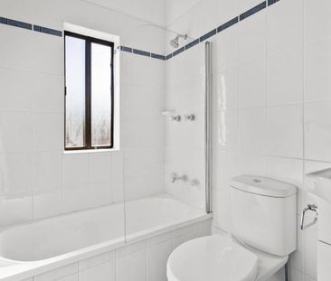 Spacious 3-Bedroom Home in Prime Coniston Location! - Photo 5