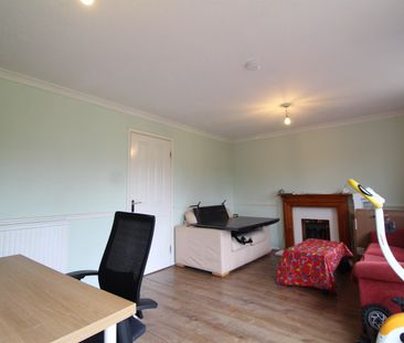 Salford Close, Reading, RG2 8SA - Photo 1