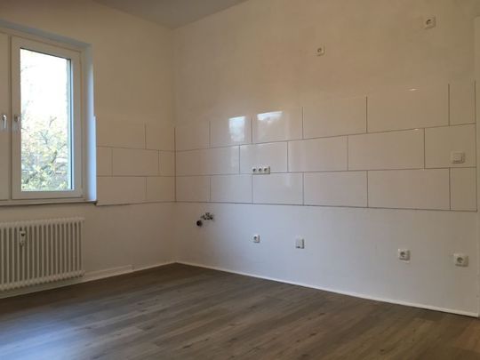 *** Modernsierte 2-Zimmerwohnung mit Balkon! *** - Photo 1