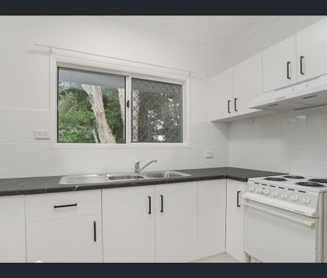 Charming 1-Bedroom Unit in Prime Cairns Location - Photo 2