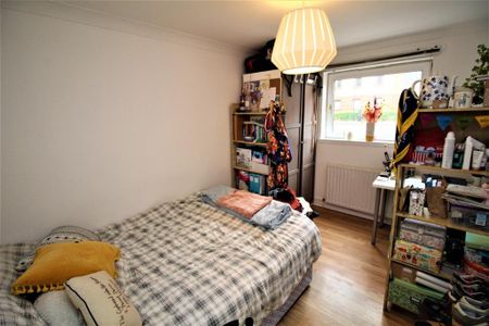4 bedroom flat to rent - Photo 5