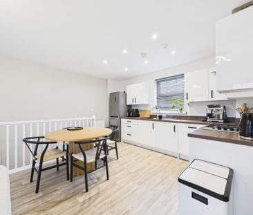 2 bedroom coach house to rent - Photo 4
