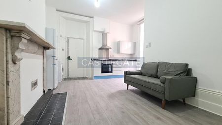 Studio to rent - Photo 2