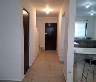 Casa en renta en Valle Azul, Apodaca NL. Semi-ambueblada en esquina. - Photo 1