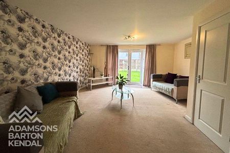 4 bedroom semi-detached house to rent - Photo 2