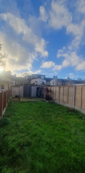 St. Awdrys Road, Barking, IG11 - Photo 2