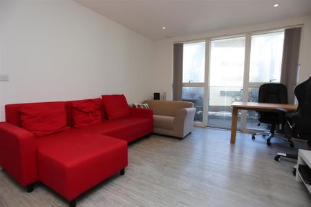 2 bedroom flat to rent - Photo 2