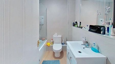 2 bedroom flat to rent - Photo 2