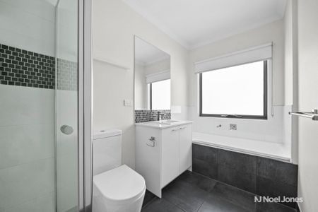 4 Lithgow Way, MOOROOLBARK - Photo 4