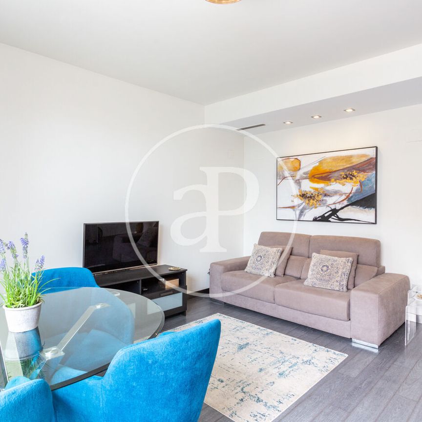 Penthouse for rent with Terrace in San Francesc (Valencia) - Photo 1