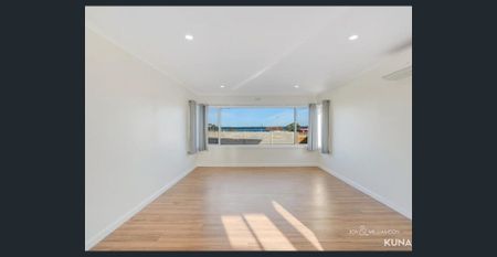 Bright & attractive family home - Photo 2