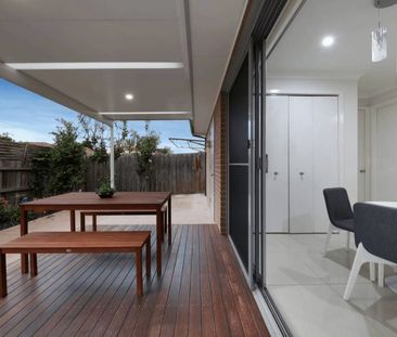 Low maintenance family living - Photo 6