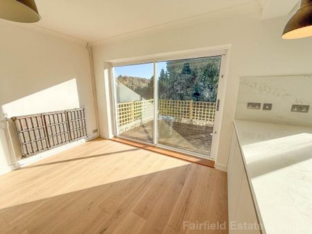 3 bedroom detached house to rent - Photo 2