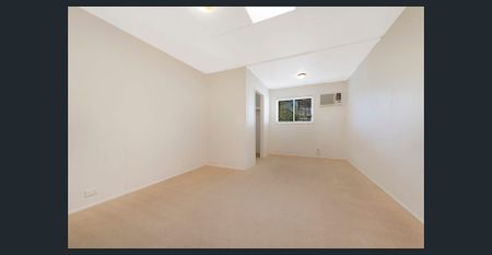 Camp Hill elegance | Prestigious Location - Photo 2