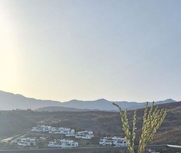 2 bedroom luxury Flat for rent in Benahavís, Andalusia - Photo 4