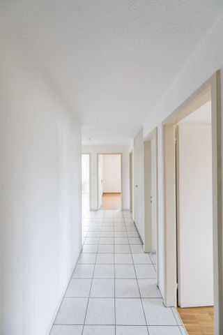 Grosse und helle 4.5-Zimmerwohnung zu vermieten! - Photo 5