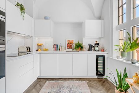 2 Bed Flat, Holt Gardens, SW17 - Photo 5