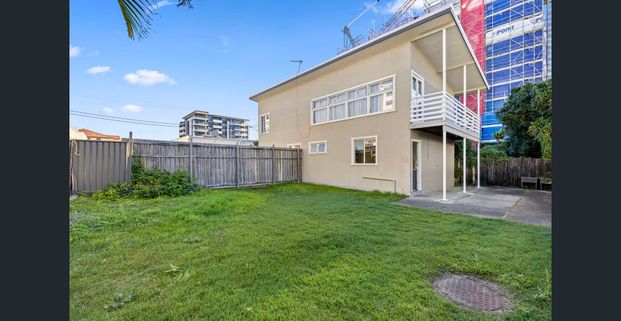 Spacious Two-Storey Home in the Heart of Palm Beach - Photo 1