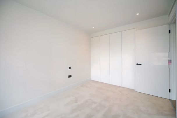 1 Bedroom 1 Bathroom Flat 2 - Photo 1