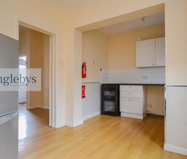 3 bedroom terraced house to rent - Photo 6