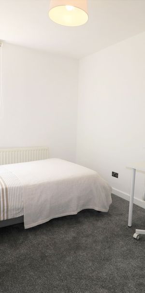 Flat 82, Samara Plaza, LS2 9DU, Leeds - Photo 1