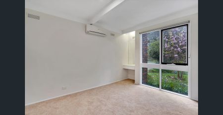 Splendidly renovated and irresistibly convenient - Photo 5