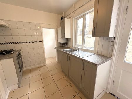 3 bed terraced house to rent in Lower South Road, St. Leonards-On-Sea, TN37 - Photo 4