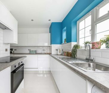 Ditton Lawn, KT7, London - Photo 2