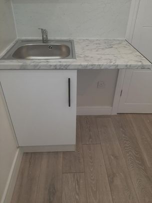 Studio Flat, Minster Rd, NW2 - Photo 1
