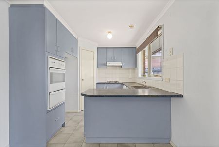 Spacious and Light-Filled Home in Mill Park - Photo 5