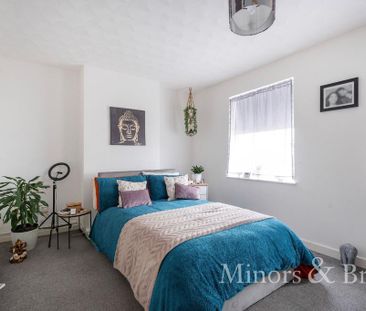 3 bedroom end of terrace house to rent - Photo 3