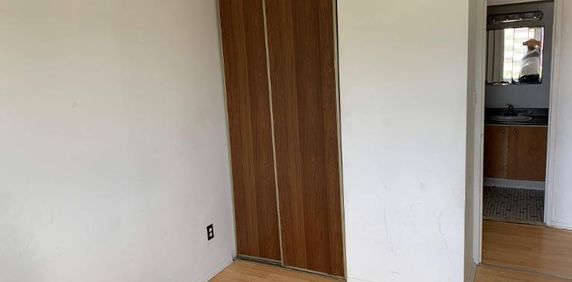 2 CH - 1 SDB - Côte Saint-Luc - $1,595 /mo - Photo 2